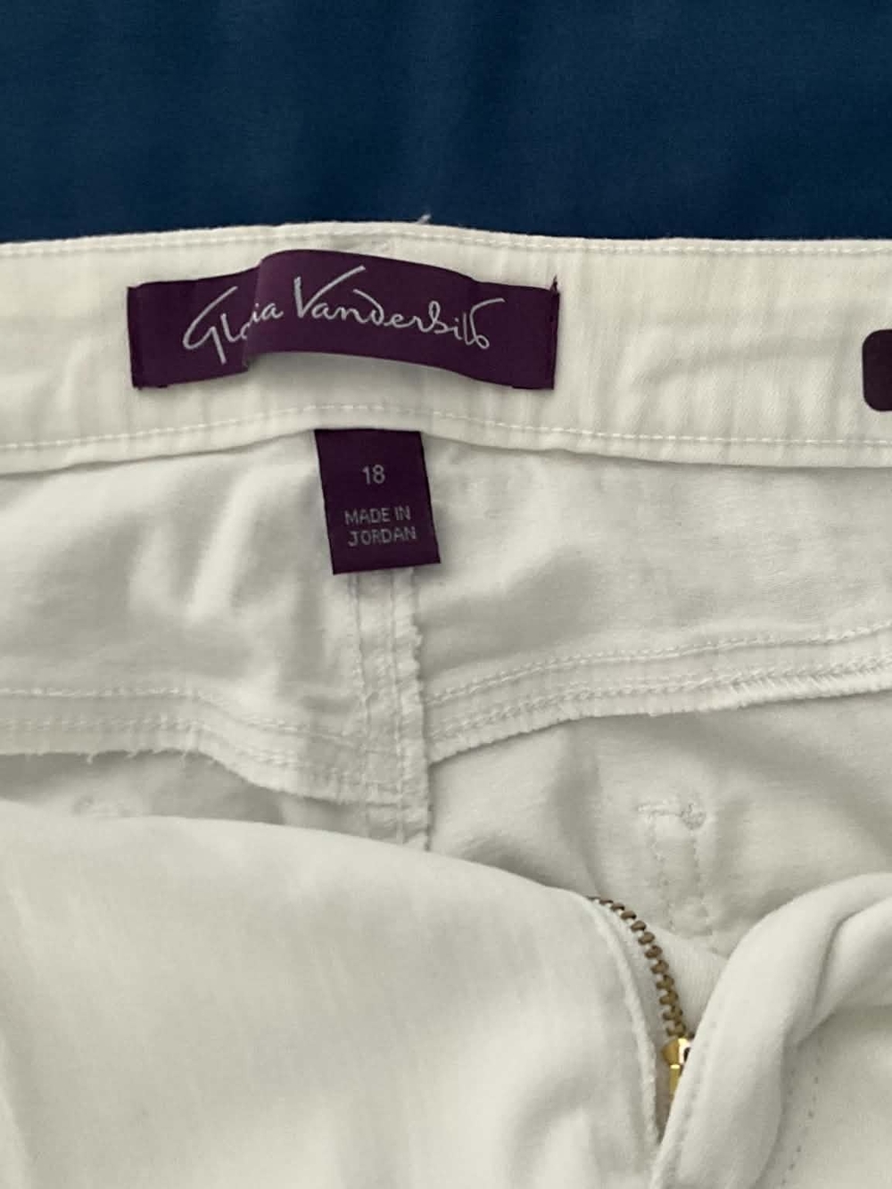 Gloria Vanderbilt White Straight Leg Jeans